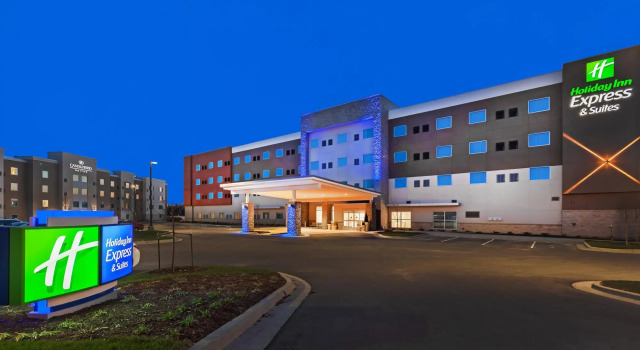 Двухместный люкс c 1 комнатой Holiday Inn Express & Suites - Lenexa - Overland Park Area by IHG