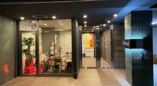 HOTEL ffosaka.com, Забронировать Отель Отели в центре Осаки, в центре, Парковка