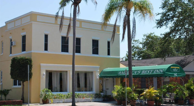 The Inn On Third, Забронировать Отель Сент-Питерсберг Pinellas County, рядом с Пирс Сент-Питерсберга