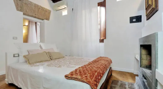 Flatinrome Boutique Navona, Забронировать Бутик-отель Отели Рима с парковкой, рядом с Площадь Пьяцца-Трилусса, Парковка