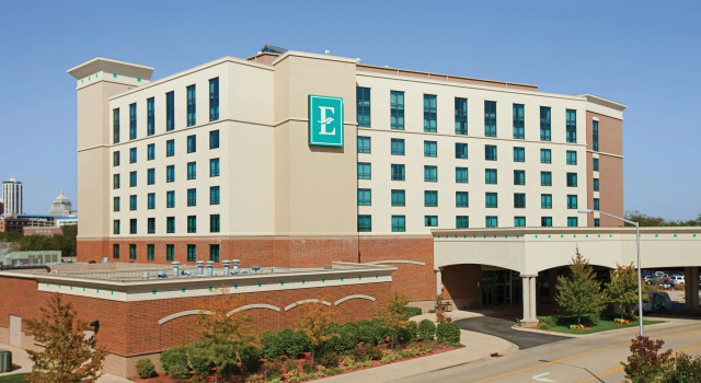 Embassy Suites by Hilton E Peoria Riverfront Conf Center