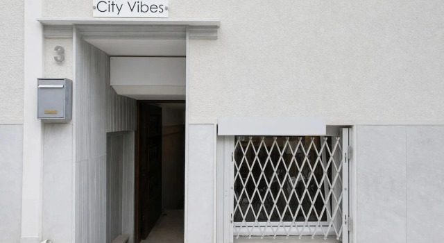 City Vibes - 2-BR Apt. with Backyard in kolonaki, Забронировать Апартаменты/квартира Апартаменты Афины, рядом с Dexameni Square, Апартаменты/квартира