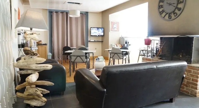 Hotel Residence Larroque, Book Hotel Caussade Tarn-et-Garonne