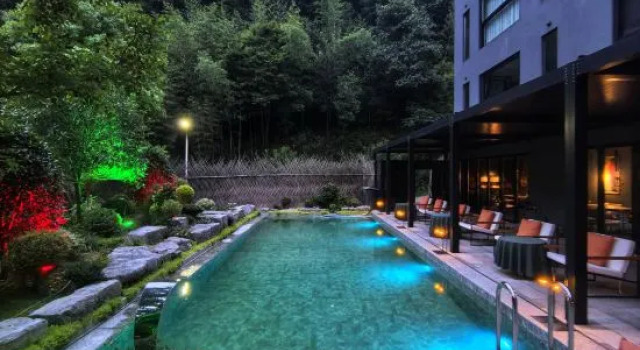 LUNE ROAM Hiking & Rustic Luxury Hotel, Забронировать Отель Хучжоу Чжэцзян