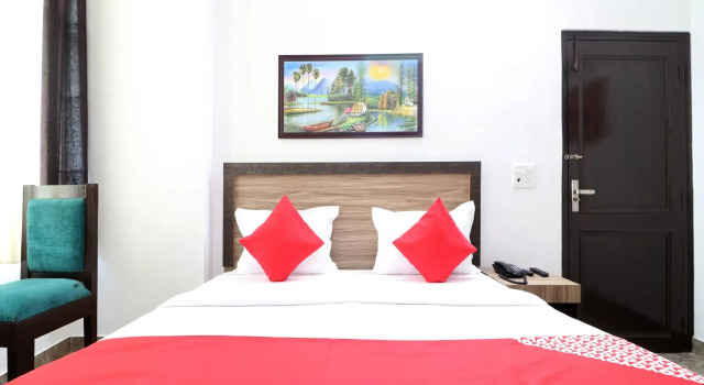 OYO 49750 Surya Inn, Забронировать Отель Sundar Nagar Нью-Дели