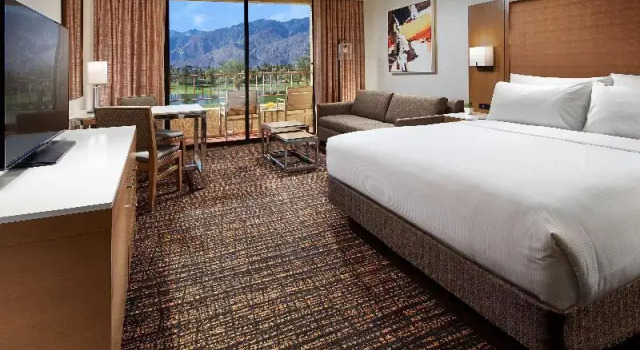 Двухместный номер Standard с балконом и с красивым видом из окна DoubleTree by Hilton Golf Resort Palm Springs
