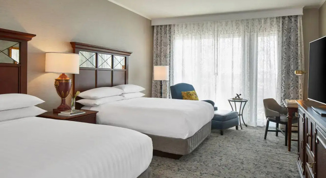 Четырёхместный номер Deluxe The Battle House Renaissance Mobile Hotel & Spa