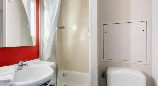 Четырёхместный номер Standard B&B HOTEL Béziers