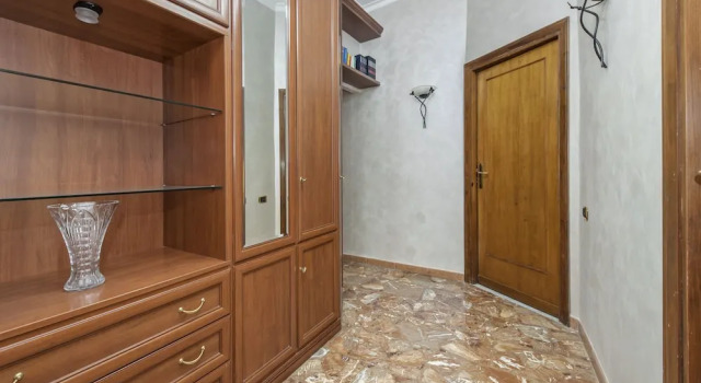 Charming Roma Apartment With 3 Bedrooms, Забронировать Апартаменты/квартира Апартаменты Рима, рядом с Piazza San Giovanni in Laterano, Апартаменты/квартира
