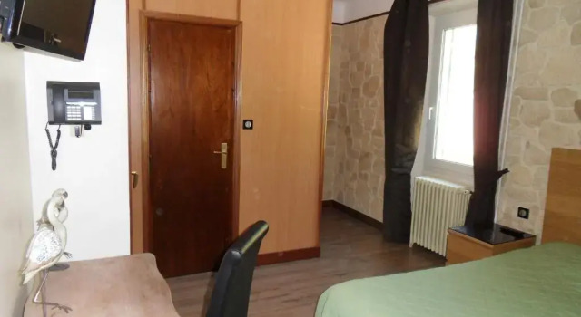 Номер Deluxe Savoy Hotel