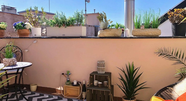 Duplex with quite terrace on Wenceslas sq, Забронировать Отель Прага Чехия, рядом с Музей-камеры КГБ