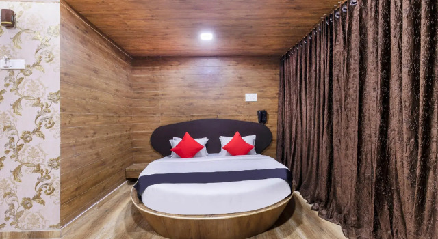 Люкс Standard Capital O 65330 King Water Park & Resort