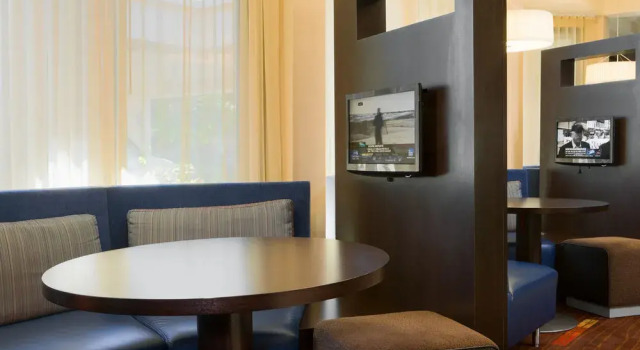 Courtyard San Francisco Airport, Забронировать Отель Отели Сан-Бруно с завтраком, Завтраки