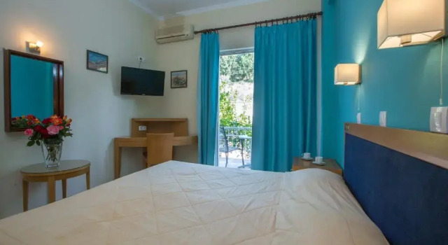 Студия с балконом и с красивым видом из окна Tolon Beach Hotel