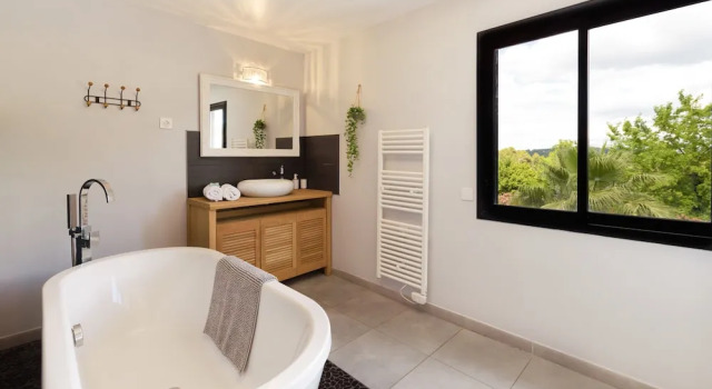 Вилла с красивым видом из окна Villa Holidays