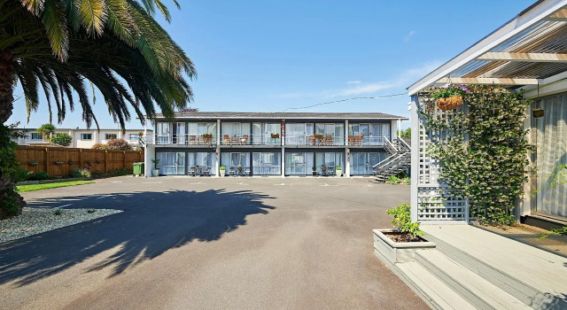 Апартаменты Roselands Motel
