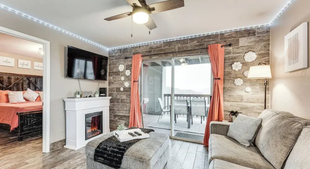 Апартаменты 1 Mi to Silver Dollar City! Lake-view Family Haven
