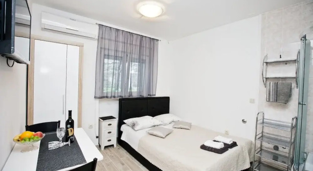 Vukovarska studio apartment, Prenota Appartamento Splitska 