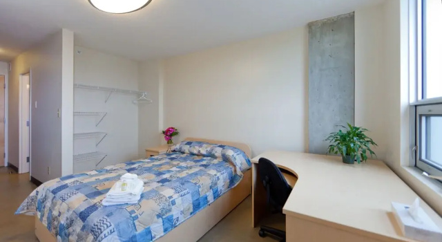 Двухместная студия Economy MacEwan University Residence