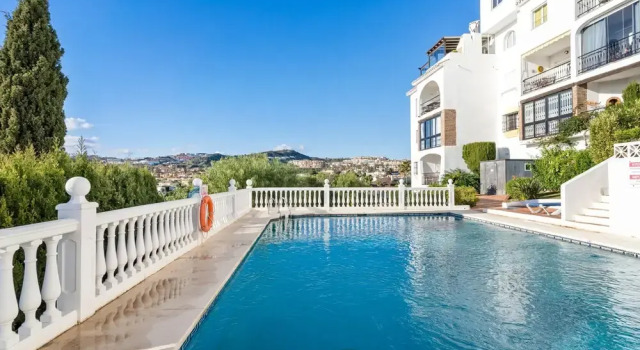 Апартаменты Apartment With Roof Terrace and Pool - Ref 129