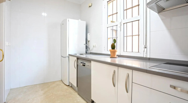 Confortable 2 Bd Apartment In Great Location Vinuesa I, Забронировать Апартаменты/квартира Севилья провинция Севилья, рядом с Рынок El Postigo