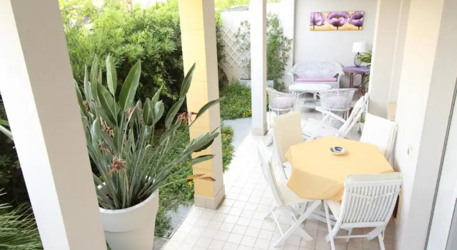 Апартаменты Cozy apt 10 mins walk from Poetto + terrace