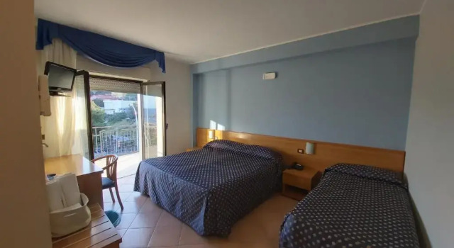 Трёхместный номер Standard Hotel Lachea