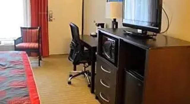 Двухместный номер Standard с видом на внутренний двор Ramada Inn of Naples