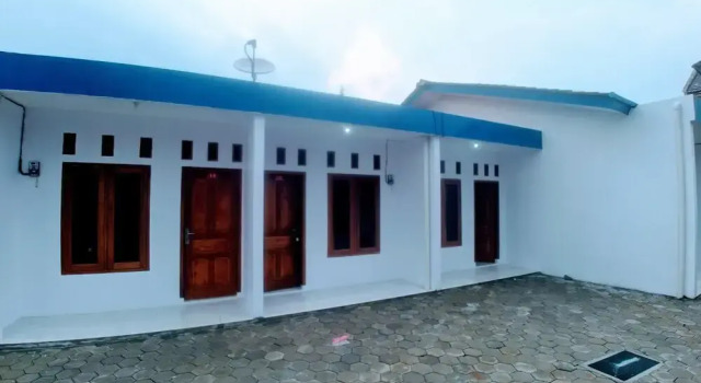 RedDoorz Syariah Plus near Jatiwarna Toll Gate