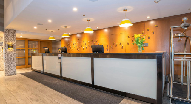 Sandman Hotel Hamilton, Reserva ahora Hotel Hoteles en Ontario con piscina, Piscina