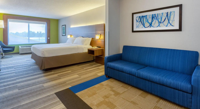Четырёхместный люкс Holiday Inn Express & Suites Vandalia by IHG