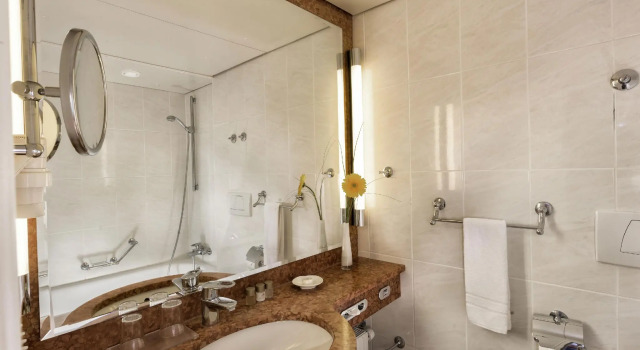 Номер Superior Maritim Titisee Hotel