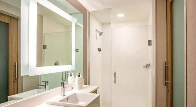 Люкс SpringHill Suites by Marriott Boston Logan Airport Revere Beach