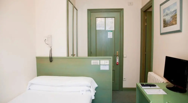 Camera Standard Hostal Navarra