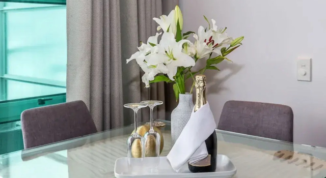 Premium 1BR Apartment at Princes Wharf