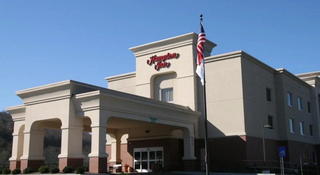 Кровать в общем номере Hampton Inn Owego