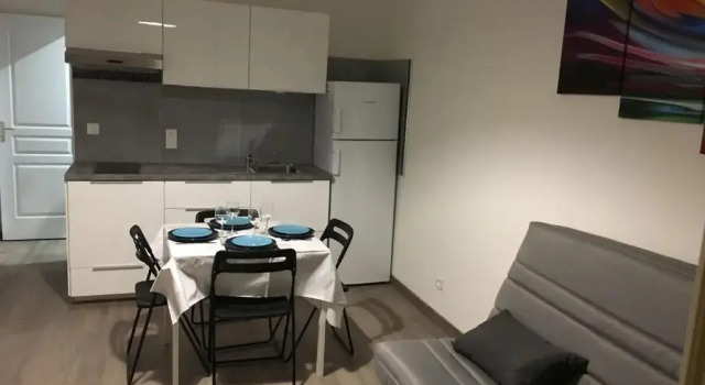 Appartement à 500m du port et de la plage, Book Lejlighed Meze Étang de Thau