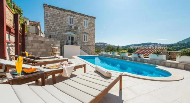 Студия Apartments Miljas 2