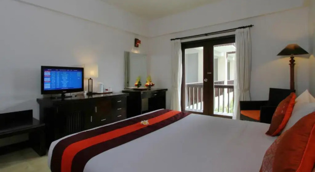 Номер Superior с балконом The Lokha Legian Resort & Spa