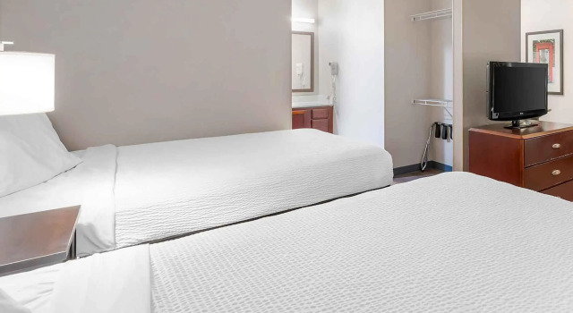 Четырёхместный люкс Extended Stay America Suites - Indianapolis - Airport - W Southern Ave