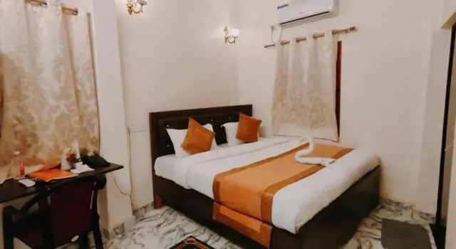 Номер Deluxe Hotel Royal Shantii Inn with Ganges View