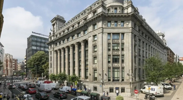 Gran Via 3 by Forever Rentals. 3 Bedroom Apartment With Wifi in Abando. Groups