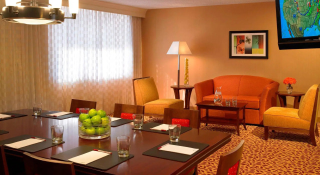 Люкс Marriott Kansas City Overland Park