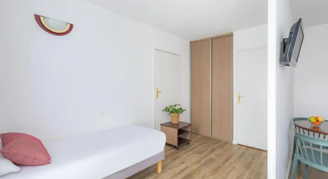 Трёхместная студия AppartCity Confort Brest