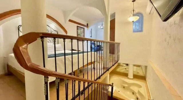 Люкс с балконом и с видом на город Hotel Frances