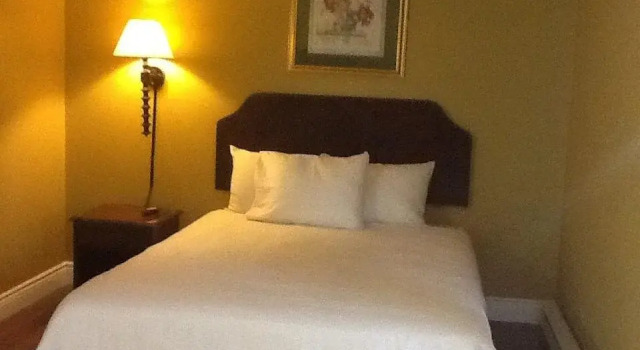 Knights Inn Oshawa, Rezerwuj Hotel Oshawa Durham Region
