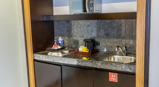 Номер Business Hotel Madisson Inn Luxury By GEH Suites