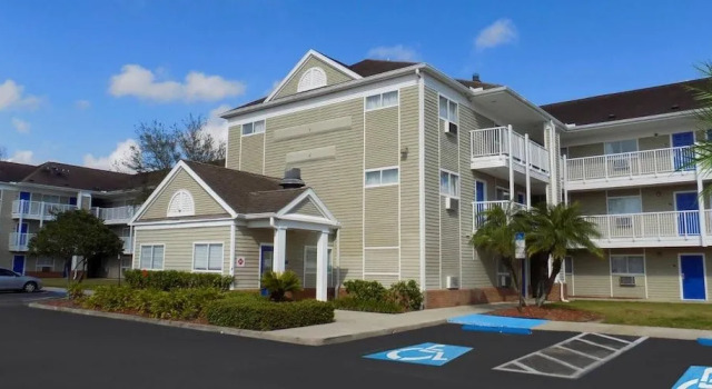 InTown Suites Extended Stay Tampa FL, Rezerwuj Apartamentowiec hotelowy Hotele w Tampa z parkingiem, Parking