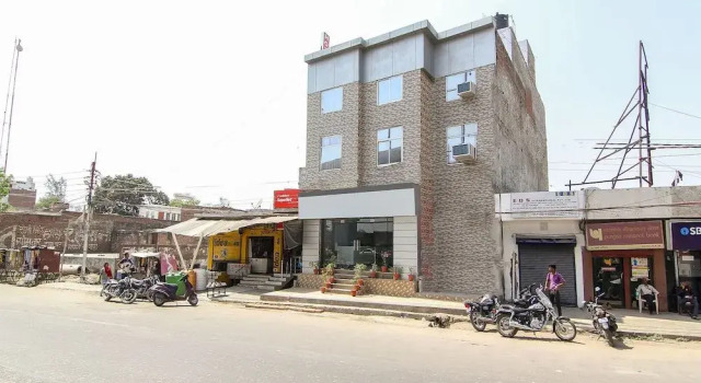 OYO 13314 Grand Almada Inn
