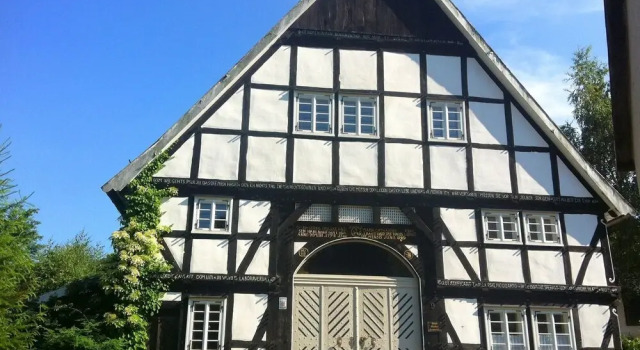 Holiday in a Historic Farmhouse, Забронировать Отель Брилон 